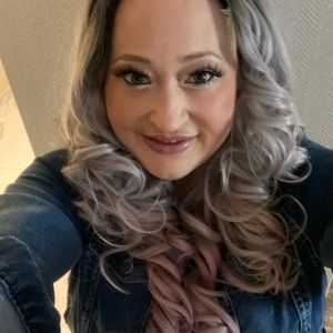 Meet your Posher, Posh